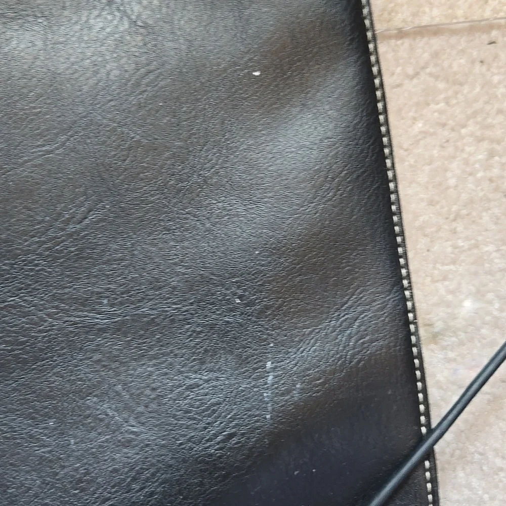 Elegant Black Tote Bag - Picture 4 of 10